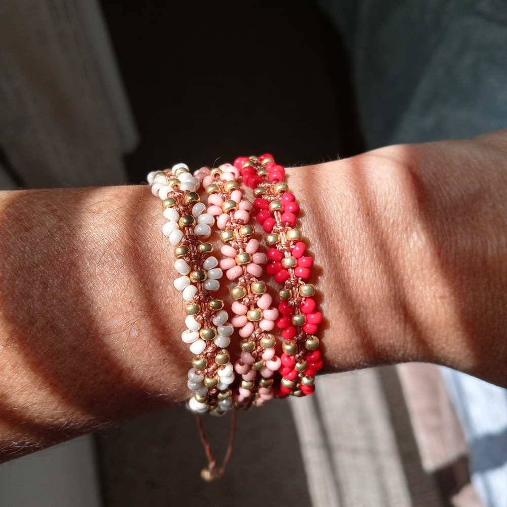 Bracelet Flower Hand Made Adjustable - Picture 6 of 7